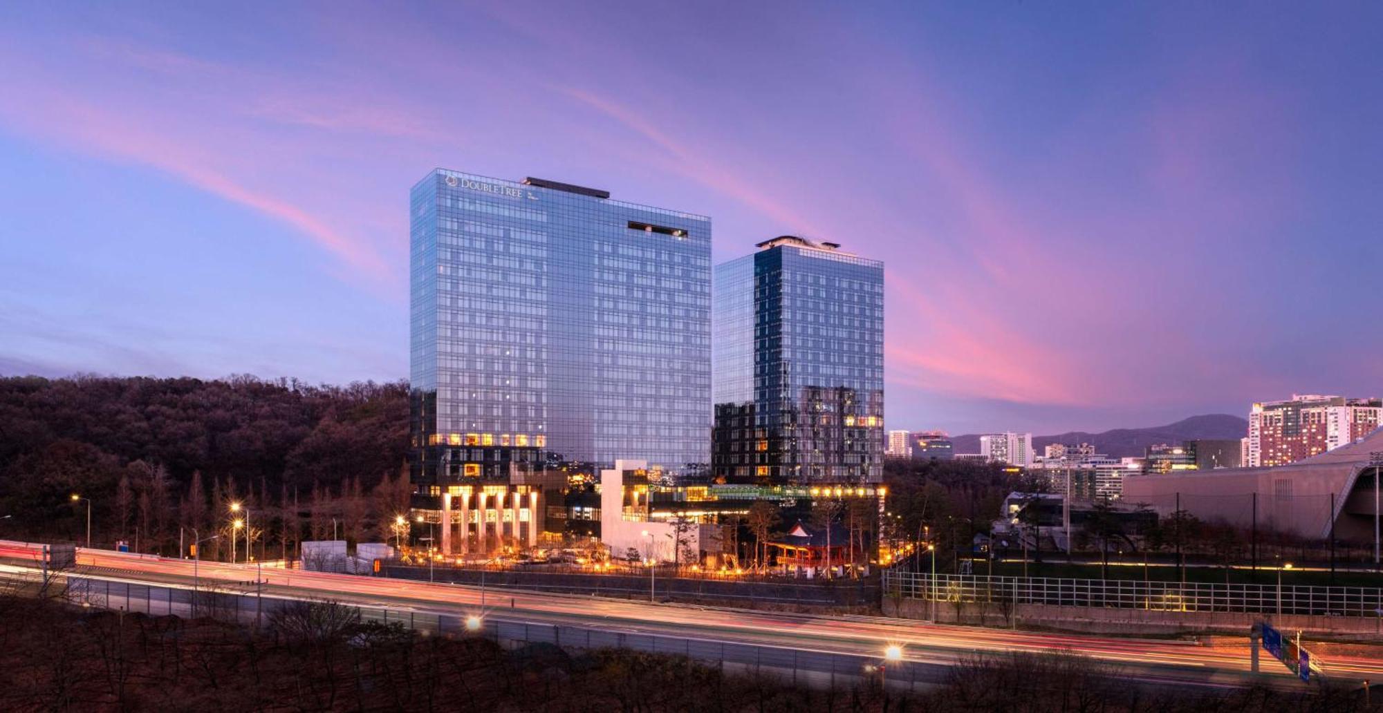 Doubletree By Hilton Seoul Pangyo Residences Сеонгнам Екстериор снимка